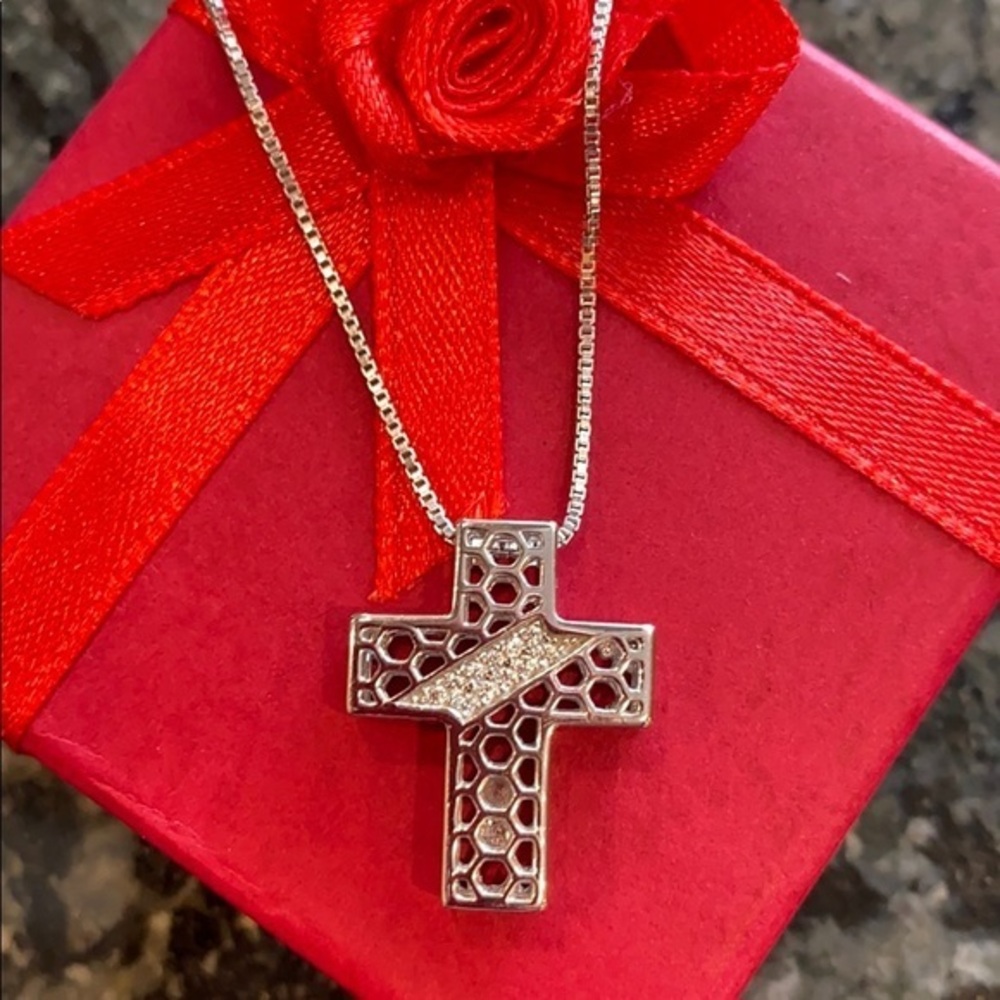 New Sterling silver 3D Cross Necklace 16” to 18”